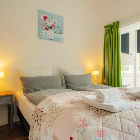 Haus Sonneck - Apartmenthaus - Sonnenterrasse Mit Grill - 1-8 Personen - Ruhige Lage Mit Blick Ueber *
