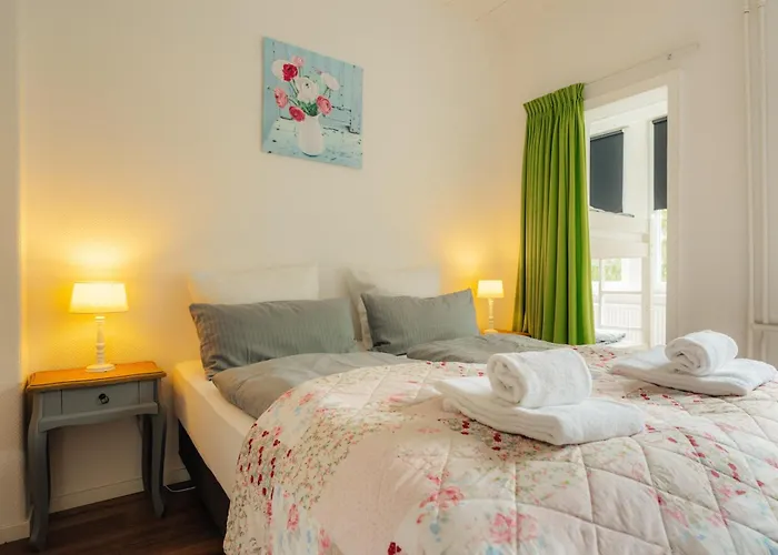 Haus Sonneck - Apartmenthaus - Sonnenterrasse Mit Grill - 1-8 Personen - Ruhige Lage Mit Blick Ueber *
