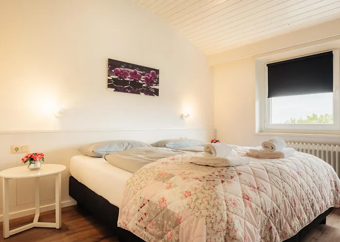 Haus Sonneck - Apartmenthaus - Sonnenterrasse Mit Grill - 1-8 Personen - Ruhige Lage Mit Blick Ueber *